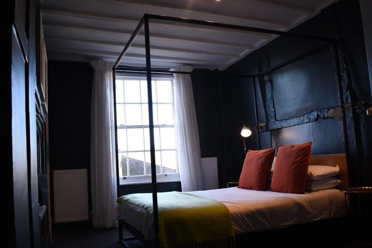 Whitehouse Rye Bed & Breakfast ภายนอก รูปภาพ The bedroom at The Old House