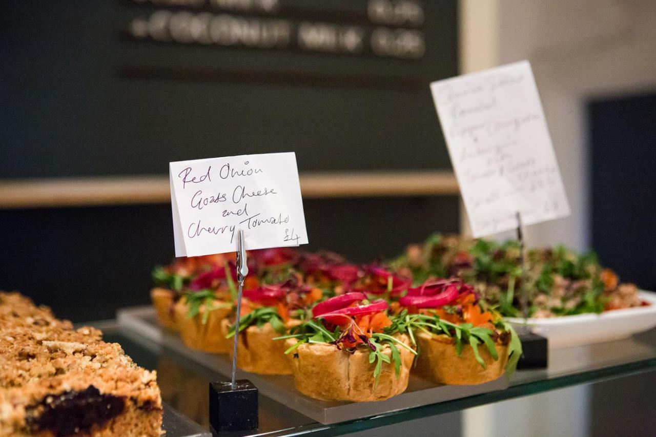 Whitehouse Rye Bed & Breakfast ภายนอก รูปภาพ A selection of food at the café