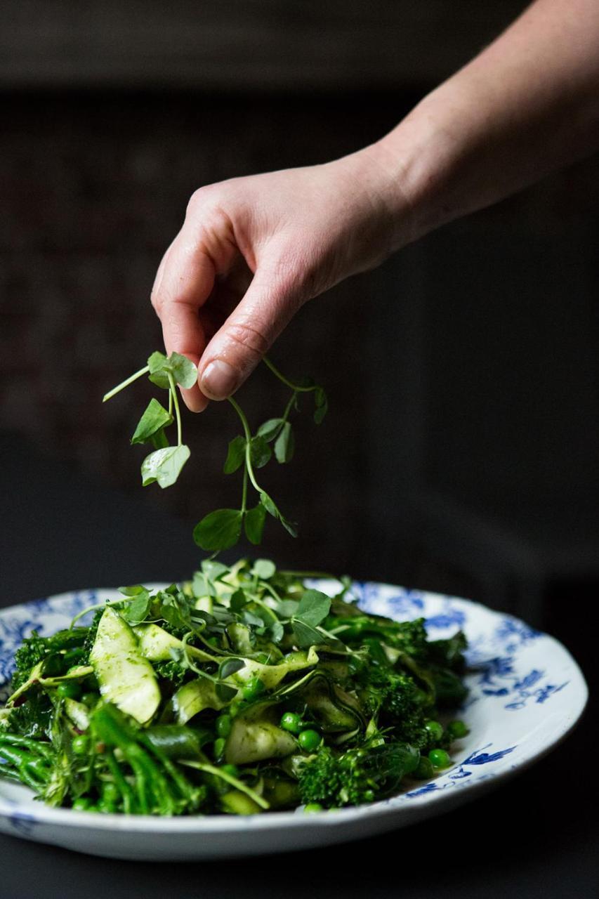Whitehouse Rye Bed & Breakfast ภายนอก รูปภาพ Watercress being added to a salad