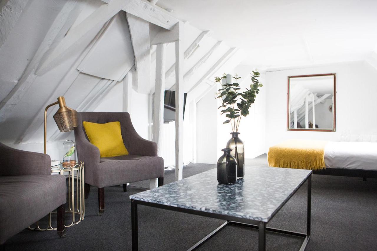 Whitehouse Rye Bed & Breakfast ภายนอก รูปภาพ The interior of a room at the hotel